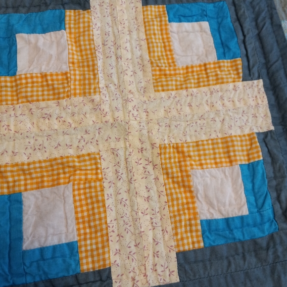 KING SIZED SAMPLER QUILT 87" × 96" - Picture 7 of 16